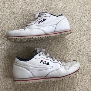 white fila sneakers